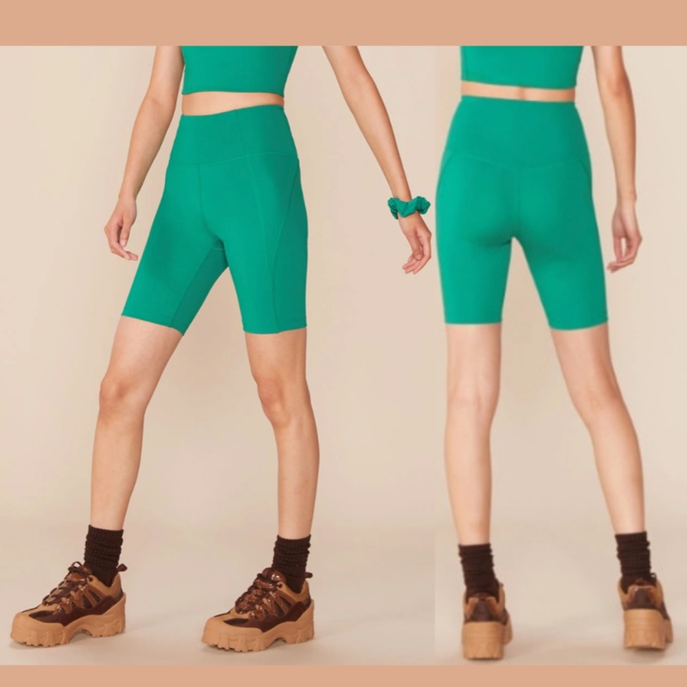 NEW Girlfriend Collective High‎ Waisted Bike Biker Shorts in Saguaro [ XS ] - Picture 2 of 12